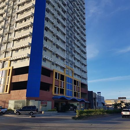 Feel Great Stay Condotels - San Marino Cebu Buitenkant foto